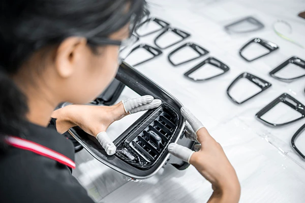 Controle de qualidade de peças de carro de fibra de carbono