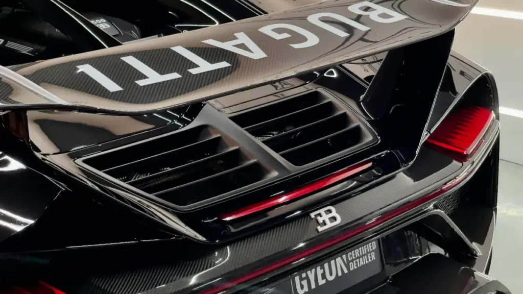 what is carbon fiber material cover